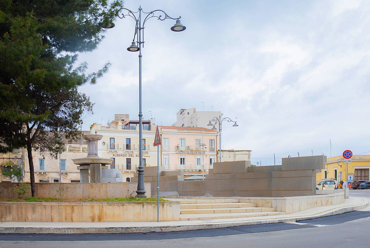 Piazza Fontana nella Città Vecchia di Taranto